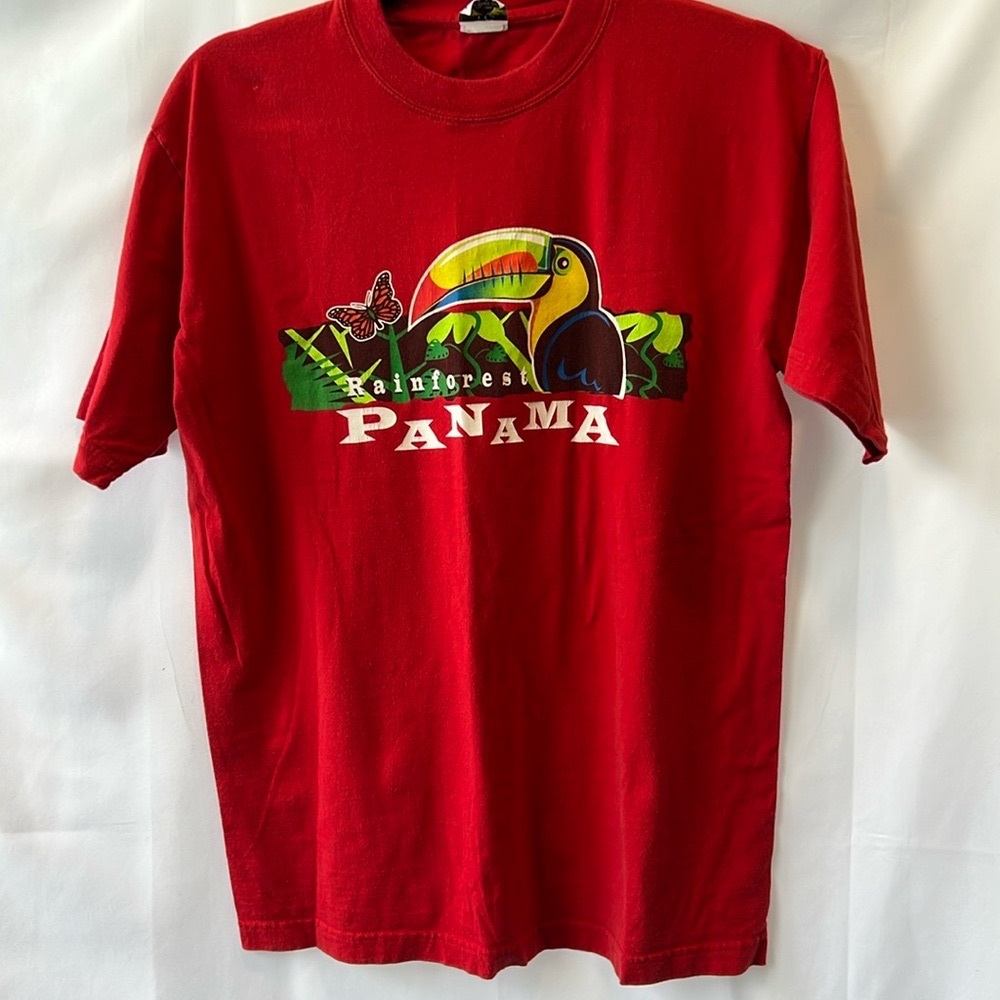 New Horizons T-Shirt Red Panama Graphic Rainforest Toucan
